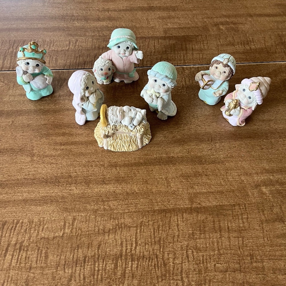 Adorable Dreamsicle Nativity